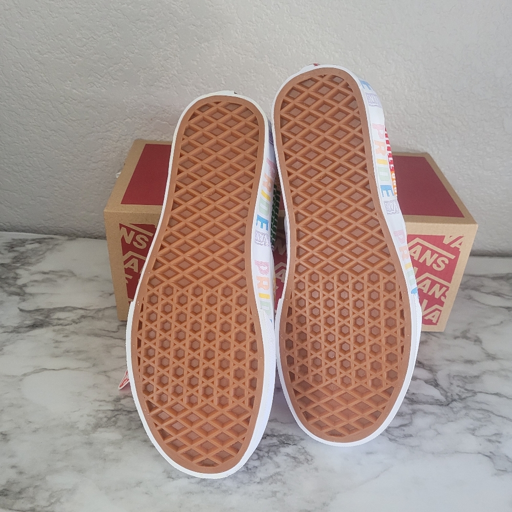 New Vans Classic Slip-On Gay Pride Rainbow Color Women's Slip Ons 5 - Picture 5 of 6